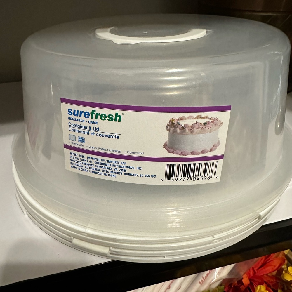 Sure Fresh Reusable Plastic Cake Carrier Container With Lid-NWT Set of 4 ♥️🔥